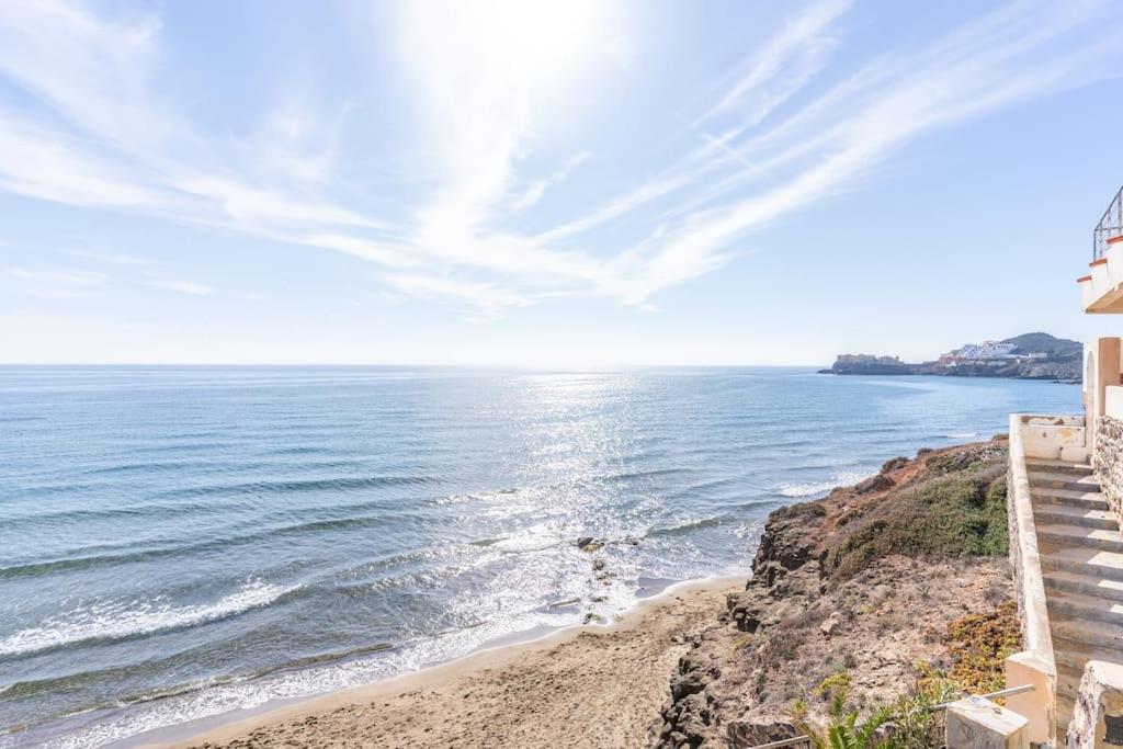 Del Carmen -